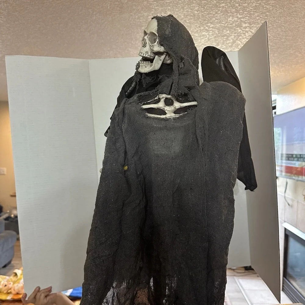 Halloween Animated Reaper Moving WingsFlashing Eyes Spooky Decoration Parts Read